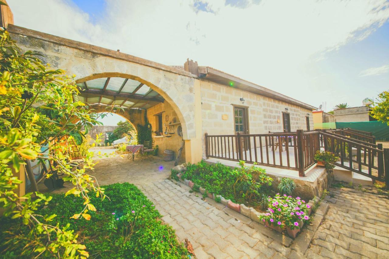 Castle Karpasia Guest House Authentic Atmosphere ! Rizokarpaso Екстериор снимка